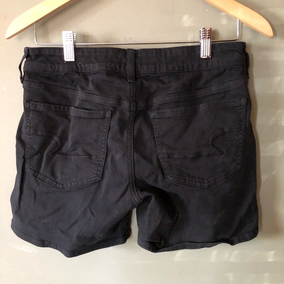 *SOLD* American Eagle Women’s Size 6 Jean Shorts - Picture 2 of 7